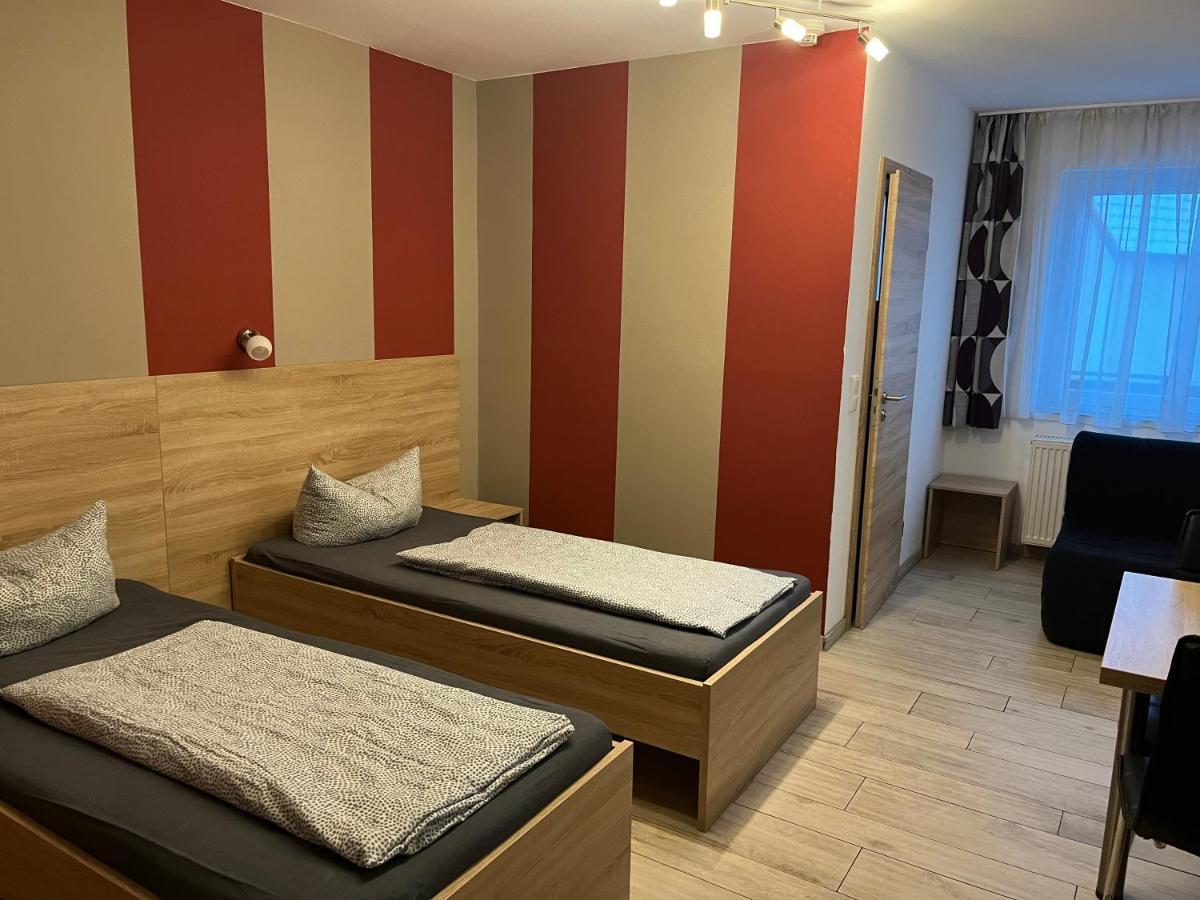 Haus Roseneck-Pension Am Stadtrand Borchen Εξωτερικό φωτογραφία